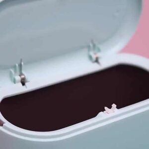 Simple Pop-Up Lid Desktop Trash Can