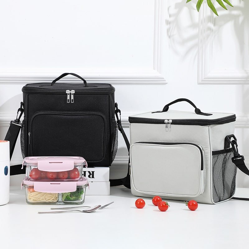 Large Capacity Insulated Picnic Bag - Image 2