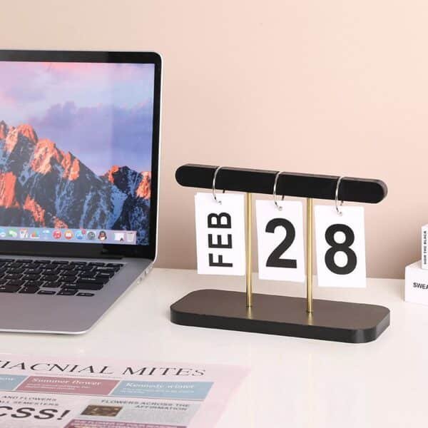 Modern Minimalist Wooden Calendar - 图片 2