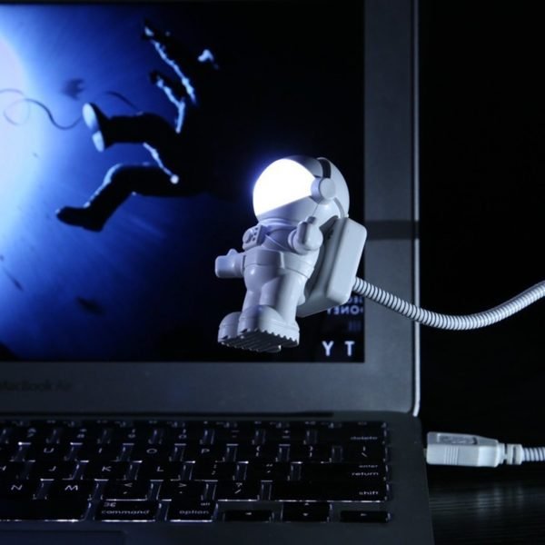 Creative Astronaut USB Night Light - Image 2