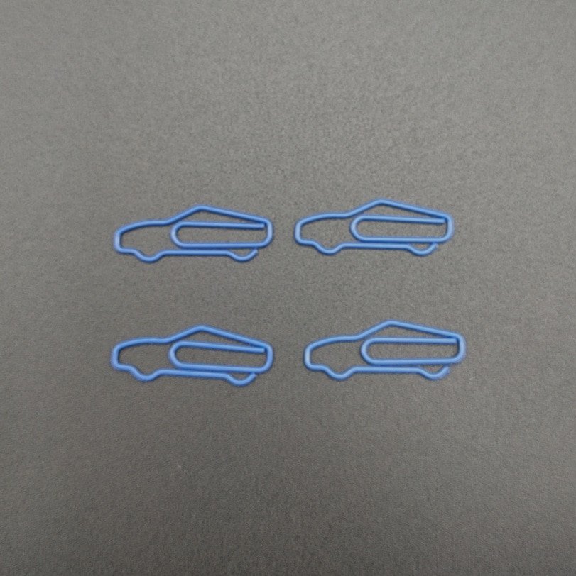 Racecar Shaped Metal Paperclips In A Can - 图片 2