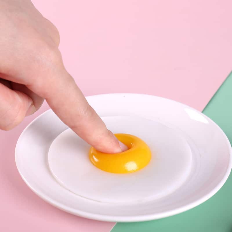 Fried Egg Squishy Stress Ball - 图片 3