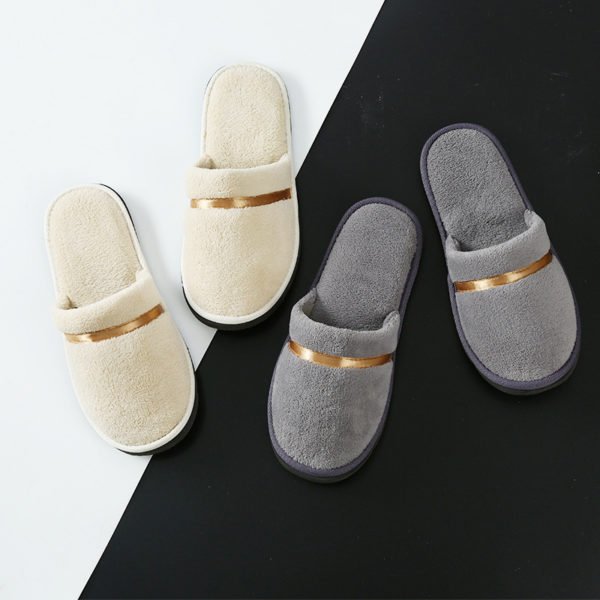 Coral Fleece Premium Slippers With Logo - 图片 3