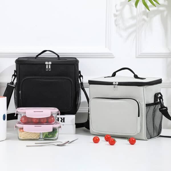 Large Capacity Insulated Picnic Bag - Image 4
