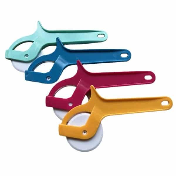 Wheel Pizza Cutter with Handle - Image 4