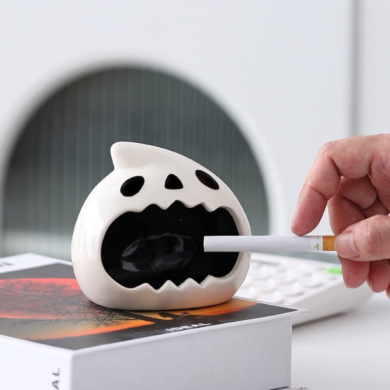 Creative Ghost Head Ceramic Ashtray - Image 7